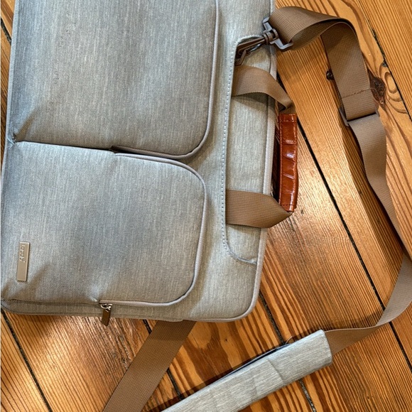 Laptop travel case for MacBook - Picture 4 of 8